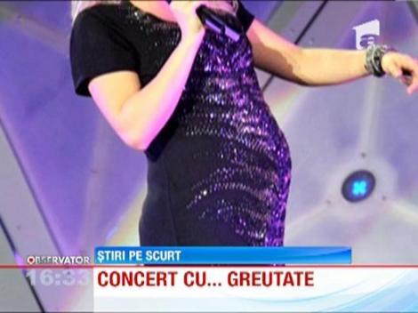 VIDEO. Nici soldurile, nici abdomenul nu mai pot minti: Shakira, insarcinata pe scena!