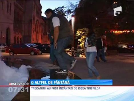 Fantana de la Universitate, plina cu spuma de baie