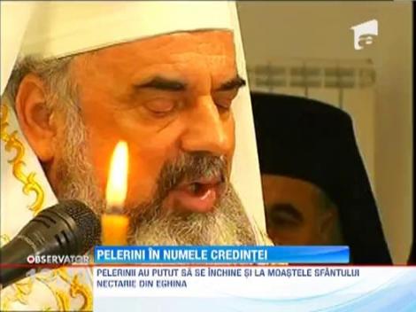 Peste 5.000 de oameni la Patriarhie, in prima zi a sarbatorilor de Sfantul Dimitrie