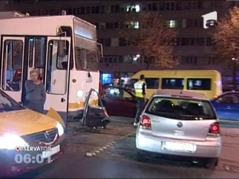 O femeie insarcinata a fost implicata intr-un accident pe o linie de tramvai din Capitala