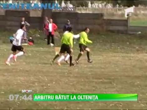 VIDEO! A dat un "rosu" si a primit pumni! Un arbitru a fost agresat de catre un jucator la un meci din Liga a 5-a!