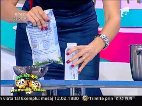 Asamblatul biberonului pe intuneric