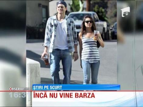 Mila Kunis nu este insarcinata