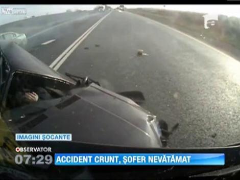 Un sofer din Rusia a scapat cu viata, absolut miraculos, dintr-un accident extrem de violent