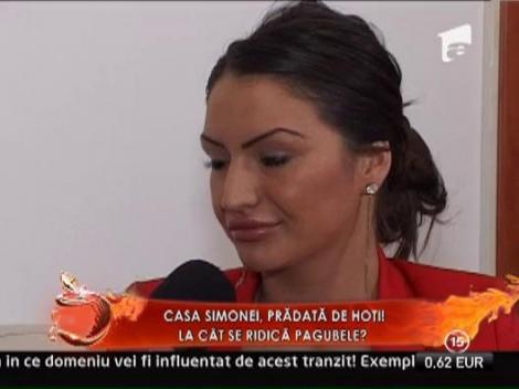 Simona Radulescu, bomba sexy din lumea manelelor, s-a trezit cu apartamentul spart!