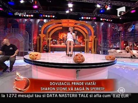 Sharon Stone de Romania a refacut scena din Basic Instict!