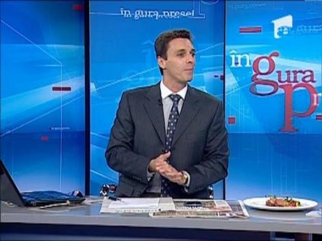 Mircea Badea recita o poezie: "Sunt o vaca ambalata ce mananca ciocolata"