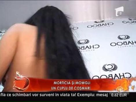 Morticia si Mowgli, un cuplu de cosmar!