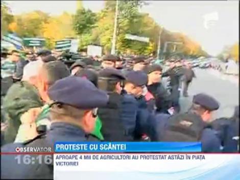 Imbranceli si spray-uri lacrimogene la mitingul agricultorilor din Piata Victoriei