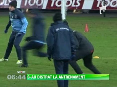 Meme Stoica si Reghe, show la antrenament