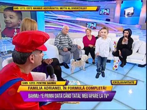 Familia Adrianei, in formula completa! Bahmu: "E prima data cand tatal meu apare la TV"