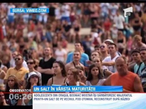 Intr-un oras bosniac, trecerea de la adolescenta la maturitate se face prin sarituri de pe un pod stravechi