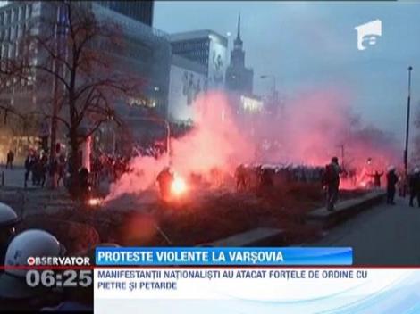 Proteste violente in Polonia: Sute de extremisti s-au luat la bataie cu fortele de ordine