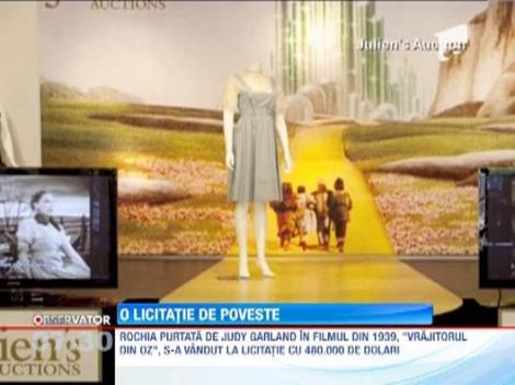 Rochia purtata de Judy Garland in "Vrajitorul din Oz", vanduta cu 480.000 de dolari