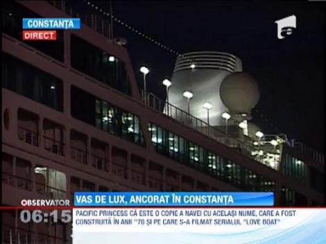 Vasul de croaziera "Pacific Princess" a ancorat in Portul Constanta