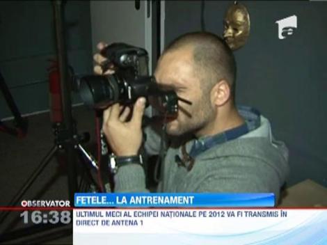 Sexy-prezentatoarele stirilor sportive Antena1 si GSP TV sustin echipa Nationala