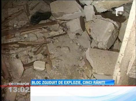 Trei raniti si zece garsoniere afectate, in urma unei explozii intr-un bloc din Bumbesti Jiu