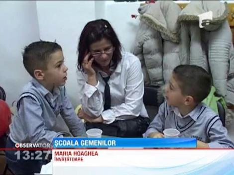 La Scoala Generala "Caius Iacob" din Arad invata 11 perechi de gemeni