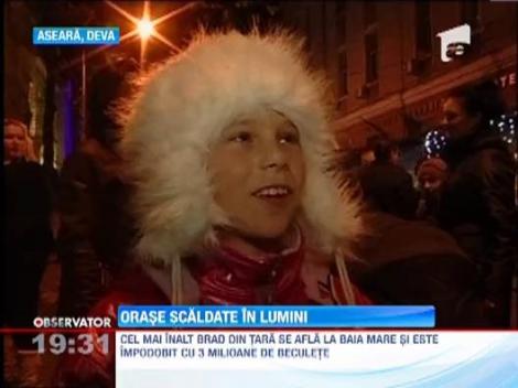 S-au aprins luminitele de Craciun