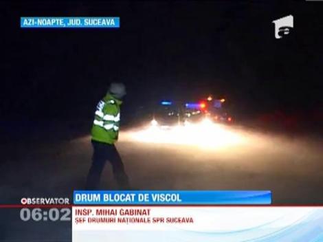 Scenariu clasic in Suceava: Mai multe TIR-uri au ramas blocate pe E85, dupa un viscol puternic