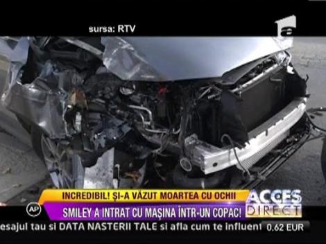Smiley, implicat intr-un accident rutier! Masina lui s-a oprit intr-un copac