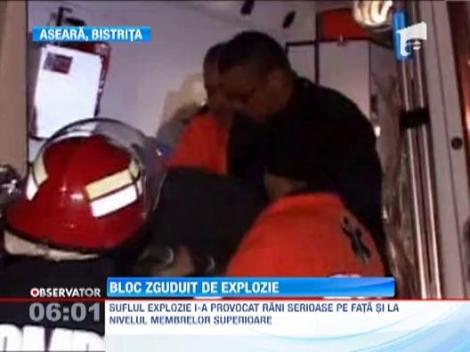 Explozie puternica intr-un bloc din Bistrita. Un ranit grav si cinci apartamente distruse
