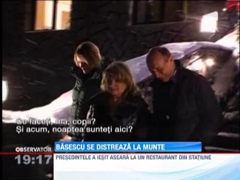 Traian Basescu se distreaza la munte