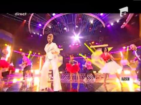 Jo, în varianta feminină a lui Elvis Presley. Artista a făcut show, la X Factor. Interpretarea piesei "Blue Suede Shoes", fără greșeală