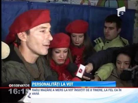 Radu Mazare a mers la vot inconjurat de o armata de fete