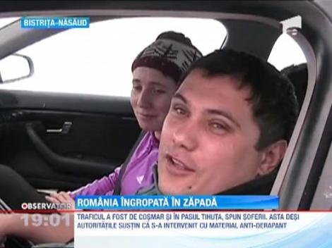 Ninsoarea a blocat Romania! Zeci de drumuri inzapezite si localitati fara curent electric