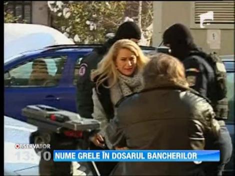 Nume grele in "Dosarul bancherilor". Oana Mizil, Vasile Blaga si Adriean Videanu, doar trei dintre acestea