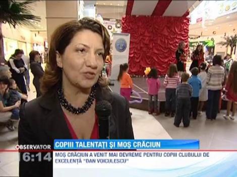 Mos Craciun a venit mai devreme anul acesta pentru copiii clubului de excelenta "Dan Voiculescu"