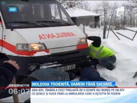 Codul galben de ninsoare a trecut, dar Moldova ramane troienita: Ambulantele ajung cu greu la bolnavi