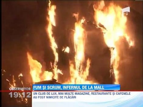 Un incendiu a mistuit in intregime un mall din Brasov