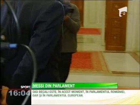 Gigi Becali se crede Messi, in Parlament