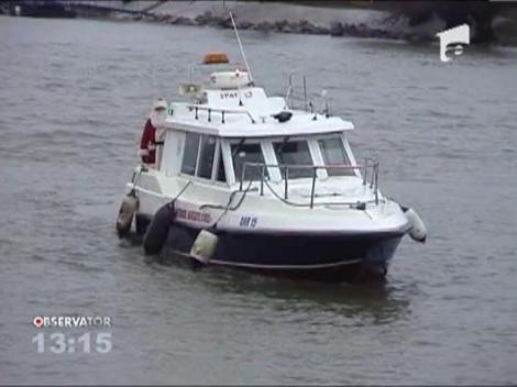 Mos Craciun a ajuns cu salupa in Delta