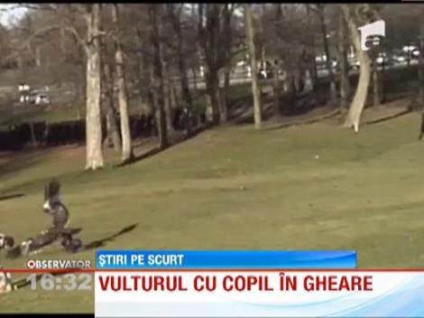 Un vultur a ridicat in gheara un copil dintr-un parc
