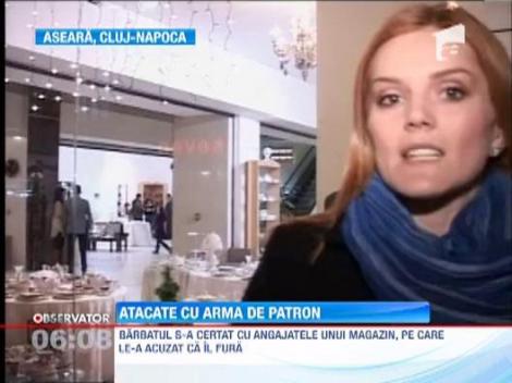 Angajate atacate cu arma de patron, intr-un mall din Cluj