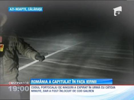 GALERIE VIDEO! Romania a capitulat in fata iernii! Zeci de drumuri inchise si mii de suflete fara ajutor