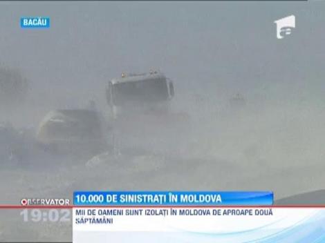 10.000 de oameni din Moldova asteapta ca cineva sa-i scoata din zapezi