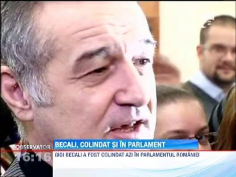 Gigi Becali a primit colindatori in Parlament. Politicianul i-a rasplatit cu 550 de euro