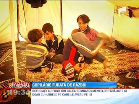 EXCLUSIV! Micutii sirieni refugiati in Turcia stau desculti si abia au ce manca