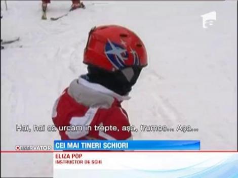 Cei mai tineri schiori. Un parinte scoate din buzunar in jur de o suta de lei pentru o ora de schi