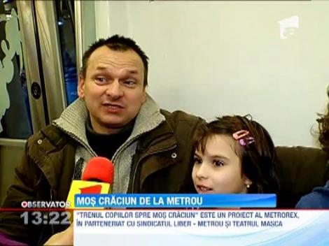 Mos Craciun a dat o tura cu metroul prin Bucuresti