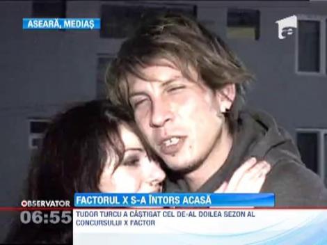 Tudor Turcu si-a strans din nou in brate iubita si mama