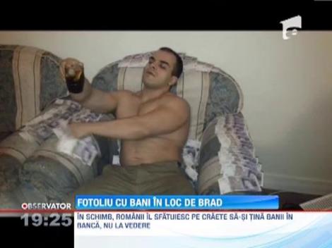 Petre Craete, zis si "Taranul cu Maserati", se lauda cu un brad inedit:  un fotoliu decorat cu bani