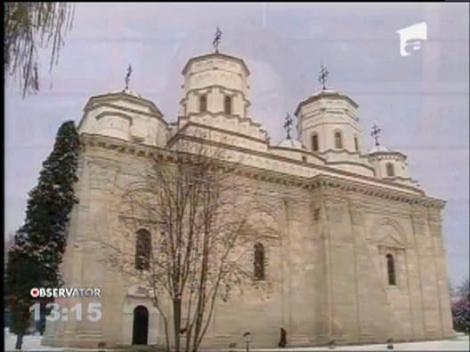 Un calendar ortodox cu preoti "sexy" face valva pe internet!