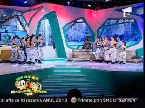 Trupa Perfect Show Children danseaza la Neatza