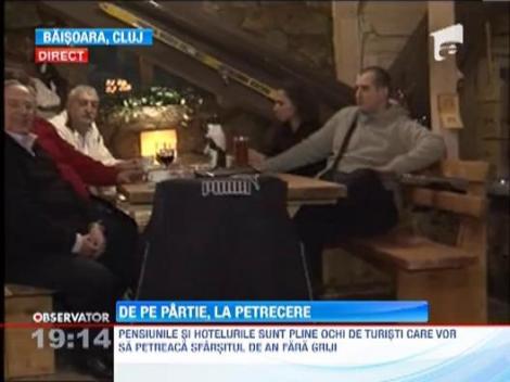 De pe partie, la petrecere