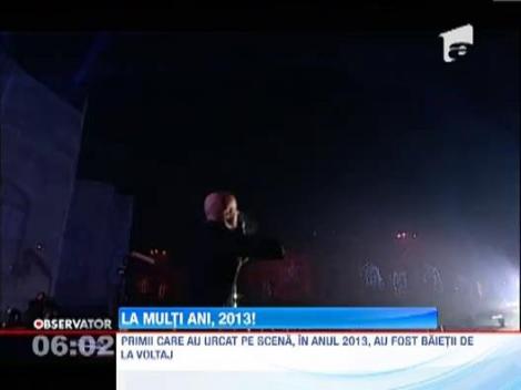 Romanii din intreaga tara au intampinat cu veselie intrarea in noul an!